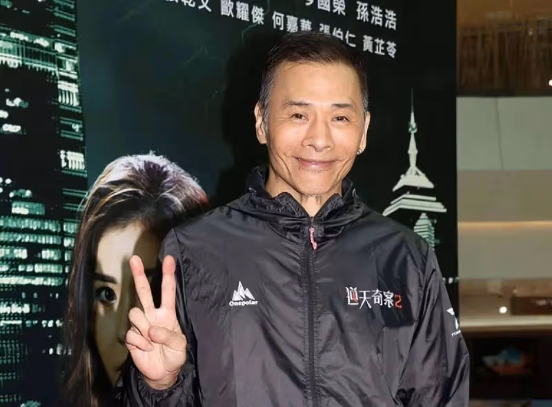 香港男星割膽手術後瘦10斤,至今未婚長住酒店,父母均已離世