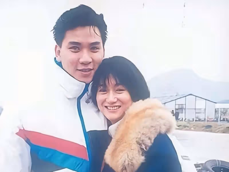 恭喜!56歲香港男星老來得子,突然宣布小20歲三婚妻子懷孕