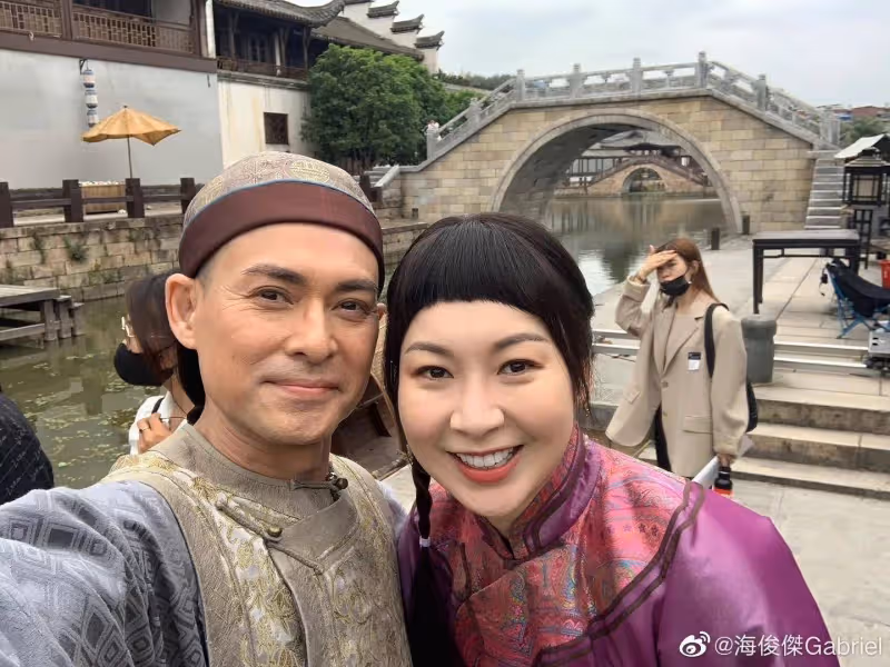 知名港星亮相新劇身形暴瘦,兩頰凹陷頭大身子小,陳慧珊是其表姐