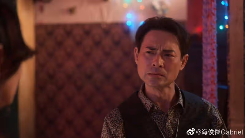 知名港星亮相新劇身形暴瘦,兩頰凹陷頭大身子小,陳慧珊是其表姐