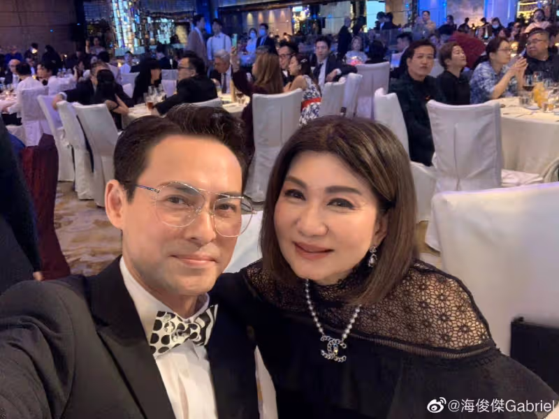 知名港星亮相新劇身形暴瘦,兩頰凹陷頭大身子小,陳慧珊是其表姐