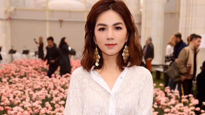 Ella深夜被地震驚醒，沖入兒子房間確保安全