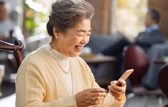 女兒,你大哥不要我,快接我去你家照顧我,女兒:我家不合適