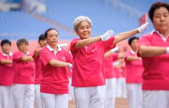 兒媳婦:婆婆你來跟我們一起住吧,婆婆:受不了