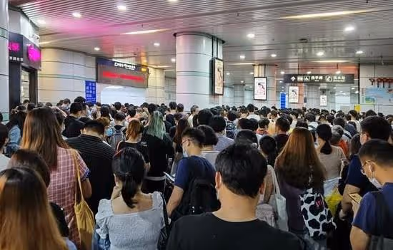 兒媳婦:婆婆你來跟我們一起住吧,婆婆:受不了