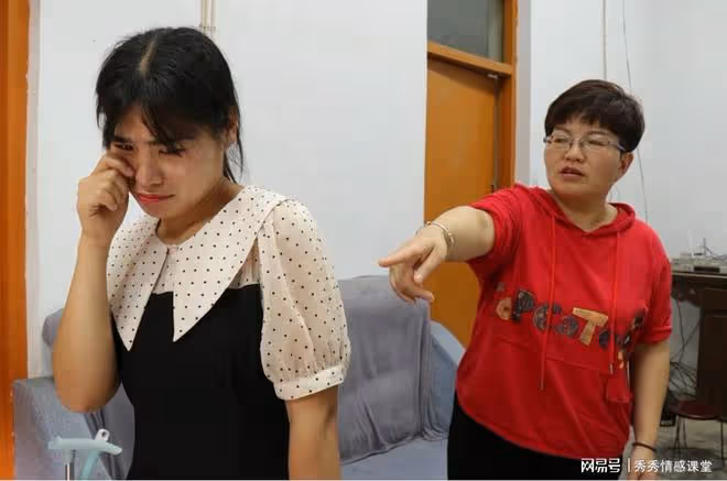 舅舅66大壽我給20000,叔叔那我給200,奶奶罵我:你姓啥都忘了吧