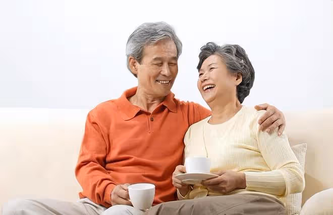 經常給子女兩種錢的老人,晚年很難過得安穩,別不信