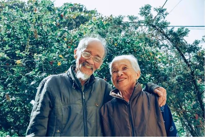經常給子女兩種錢的老人,晚年很難過得安穩,別不信