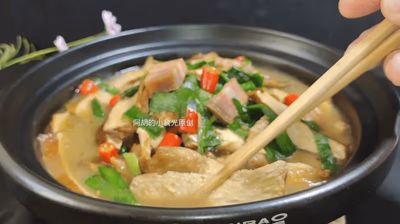 韭菜和它太絕配,一碗全是高蛋白!換個做法燜一鍋,一口鮮嫩、滿口好食慾