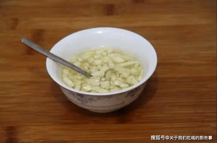 涼菜好吃的秘訣,教你調「萬能涼拌汁」,拌啥都好吃,香辣又入味