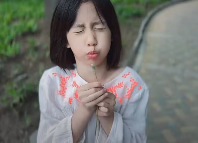 黃磊老婆罕曬一家五口,倆女兒顏值高好漂亮,小兒子單眼皮超帥氣