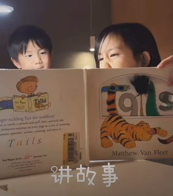 黃磊老婆罕曬一家五口,倆女兒顏值高好漂亮,小兒子單眼皮超帥氣