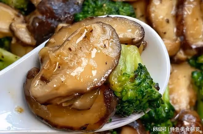 西蘭花炒香菇坦白局,這麼做低脂高營養,保姆級教程,瘦身家常菜