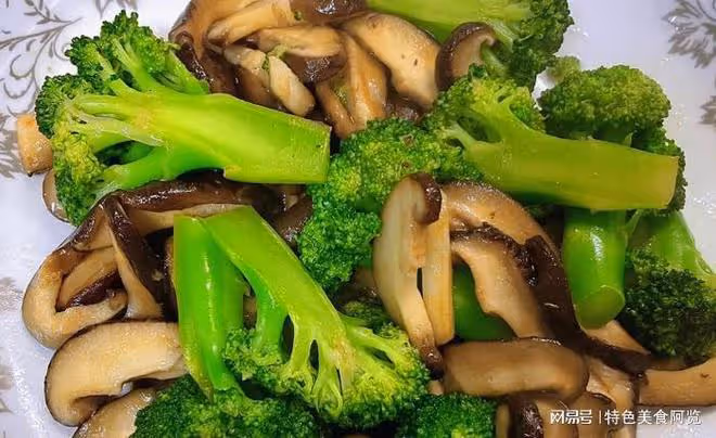 西蘭花炒香菇坦白局,這麼做低脂高營養,保姆級教程,瘦身家常菜