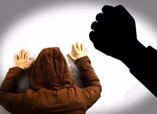 男人冷暴力到底多可怕?拒絕溝通,不吵不鬧,活成了一個人的婚姻