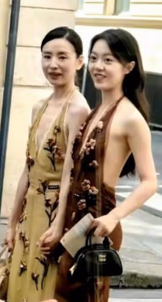 54歲鍾麗緹用珠圓玉潤的身材，打了多少內娛「白幼瘦」的臉