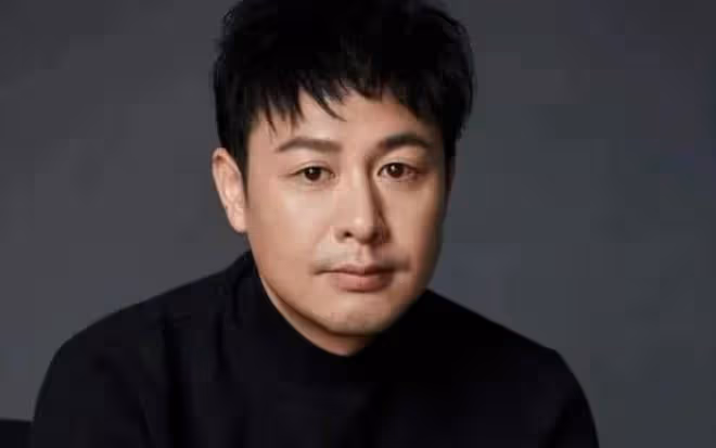 張頌文變身羊糞專家，接地氣行為引發熱議，演繹藝術與生活的交融