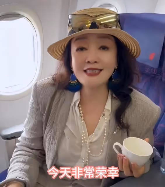 汪小菲和張蘭在韓國匯合,小梅見准婆婆,一家人「攻占」光頭老家