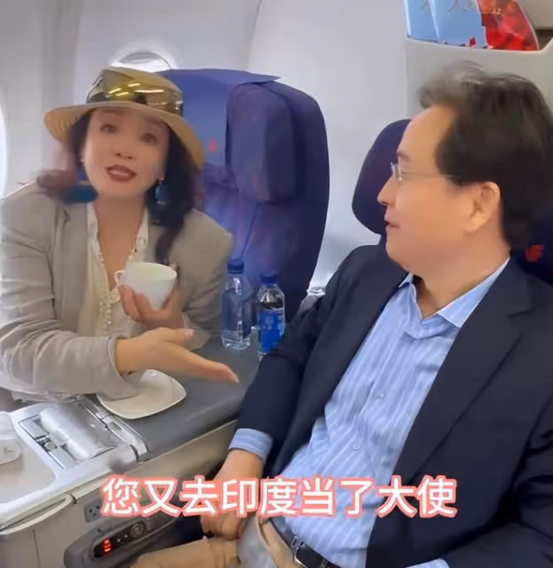 汪小菲和張蘭在韓國匯合,小梅見准婆婆,一家人「攻占」光頭老家
