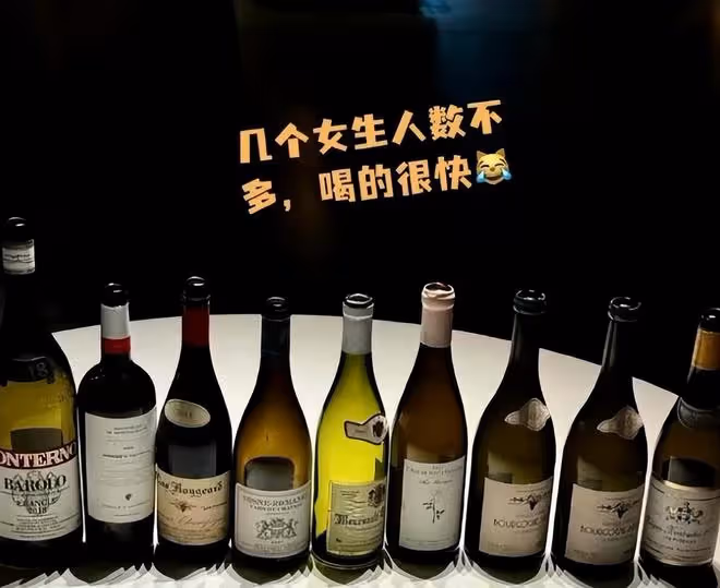 黃曉明葉珂高調秀恩愛,同款圖片文案疑似官宣,聚會細節曝光