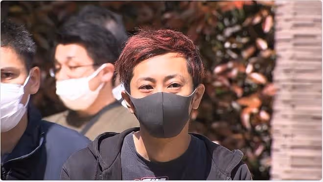 40歲音樂人侵犯17歲女偶像,被捕後狡辯:我無法控制自己的想法