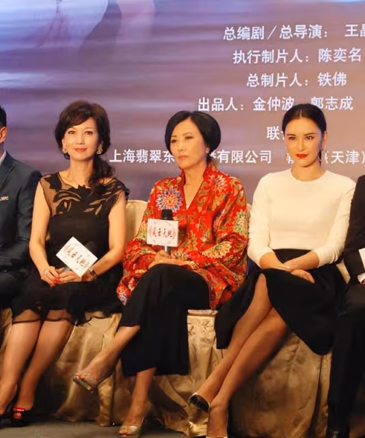 汪明荃趙雅芝兩大不老女神同框，一個優雅婆婆，一個嬌艷似少女
