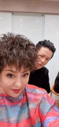 向太換新髮型「怒目圓睜」！看起來超凶，但對兒媳郭碧婷是真的好