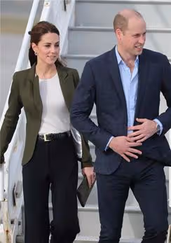 凱特無意將衣服穿反，紫色襯衫溫婉大氣顯氣質，不愧是最美王妃