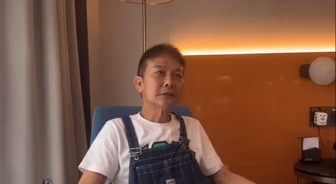 61歲錢小豪被指斷崖式衰老!瘦到脫相老態盡顯,大兒子不跟他姓