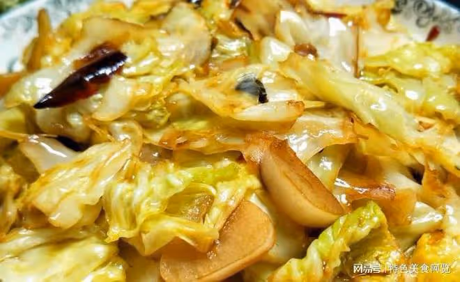 挖到寶了,這款糖醋包菜酸甜脆香,美容養胃,解饞下飯的家常菜