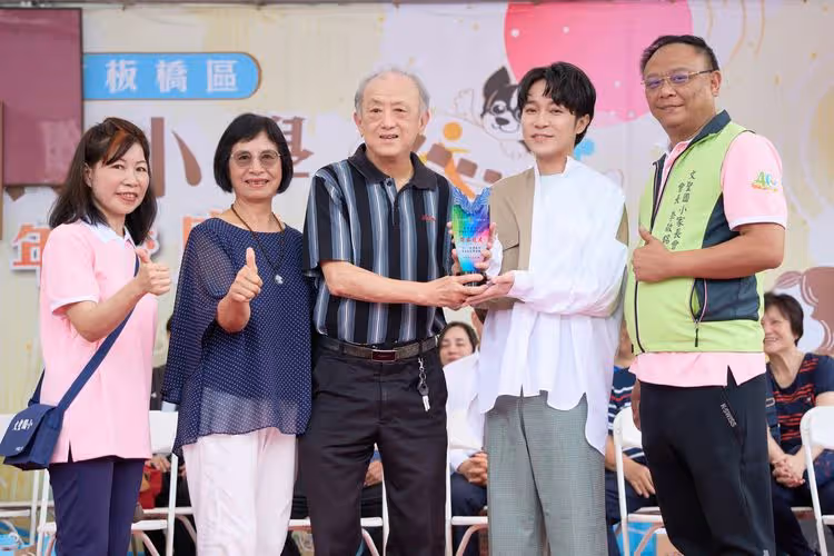 吳青峰遭爆學生時期惡搞事蹟　合體蘇打綠二代團變孩子王