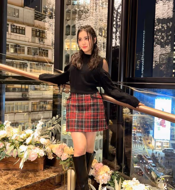 17歲TVB小花將出新歌!直言人氣輸炎明熹不介意:她是天后