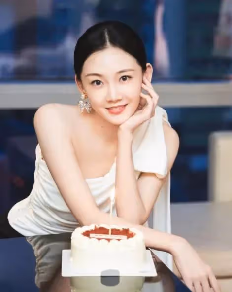 有種「整容」叫苗苗結婚,老公鄭愷沒什麼變化,她卻像換個人?