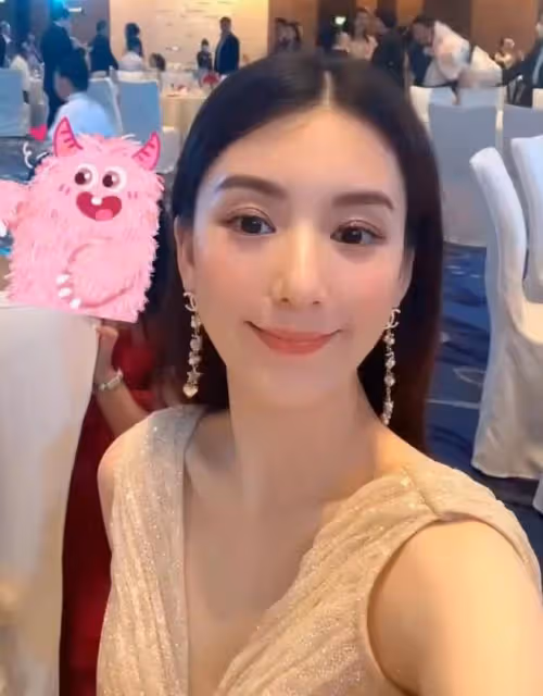 郭富城老婆曬與女兒合照，6歲希希長勢喜人，辣媽萌寶高顏值搶鏡