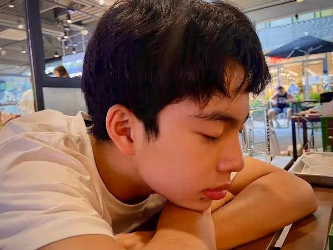 王中磊兒子成年了！18歲威廉長成型男大帥哥，越來越像爸爸