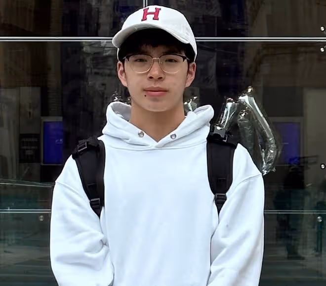 王中磊兒子成年了！18歲威廉長成型男大帥哥，越來越像爸爸