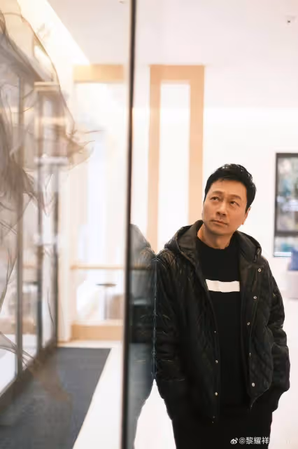 TVB視帝一舉動被指作秀,秀恩愛不成惹爭議,將返大台拍新劇