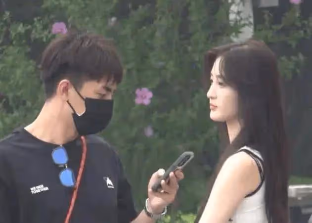 林更新女友小他11歲?南藝校花膚白貌美大長腿太驚艷了