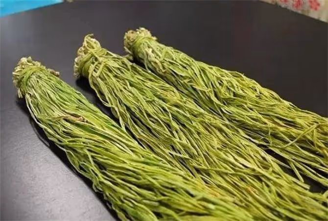 火鍋店的貢菜,長得像萵筍曬乾像豆角,它究竟是什麼菜?