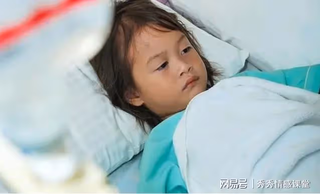女兒高燒,丈夫卻在陪女同事逛街,老婆果斷選擇離婚