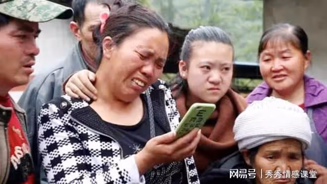 老夫妻夢到亡女託夢求救,不顧反對挖墳開棺,結果讓人意外