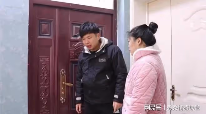 「不幫我弟就離婚」妻子回娘家住,後來想回家卻無家可歸了