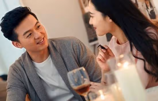 親媽患癌婆婆執意接來同住伺候，兩家合為一家，女兒：悔不當初