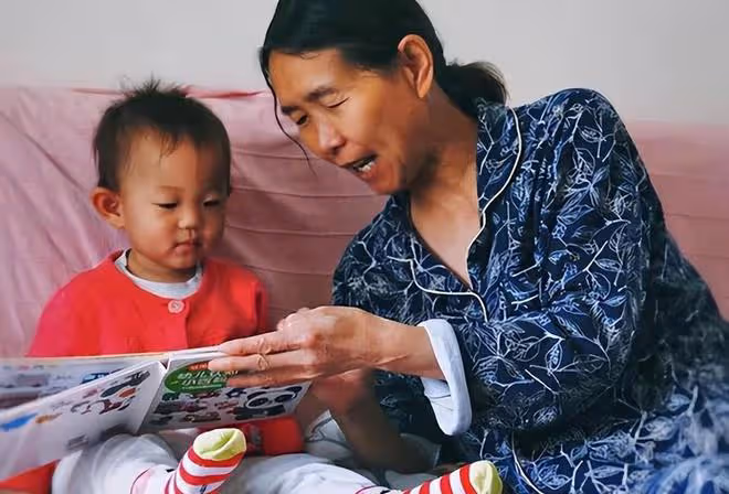 一位保姆的自白:伺候了3位老人後,發現照顧老人要比想像的艱苦