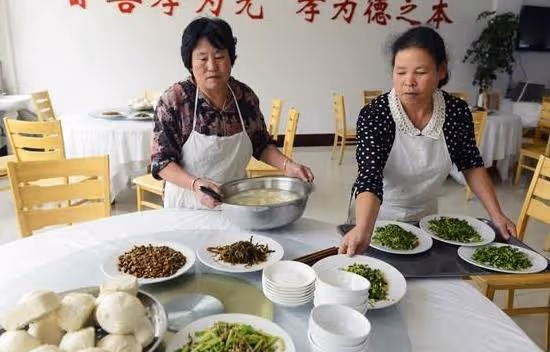 72歲大媽去兒子家養老,可沒過一個月,就被兒媳趕了出來