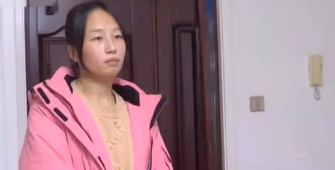 27歲小伙被繼父養大,因繼父不給買房他竟要找生父,母親:不感恩
