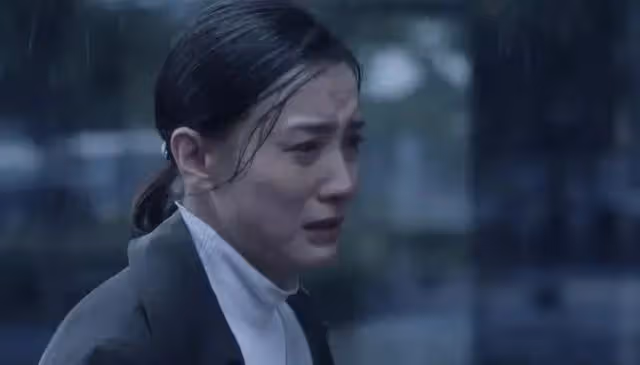 妻子回歸家庭後,用10年彌補過失,如今才醒悟:我只是工具人
