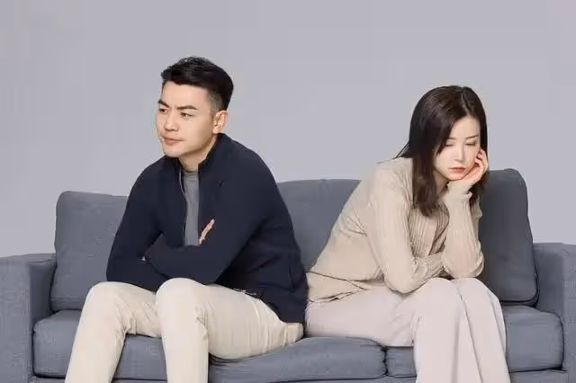妻子回歸家庭後,用10年彌補過失,如今才醒悟:我只是工具人