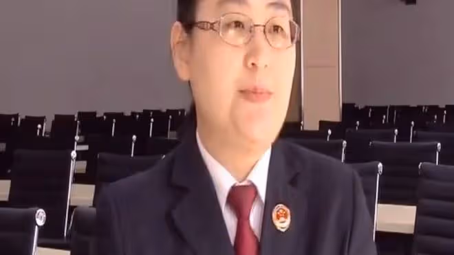 21歲小伙懷疑32歲女友與別人約會,把煤氣罐搬進臥室:我想原諒你