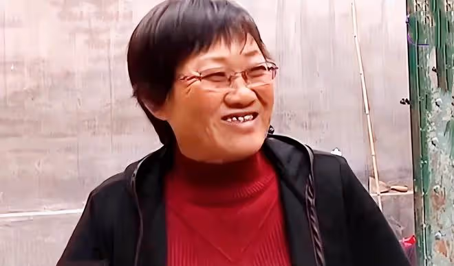 54歲大媽相中有錢大爺,要求大爺買房買車:你不能白撿漂亮媳婦